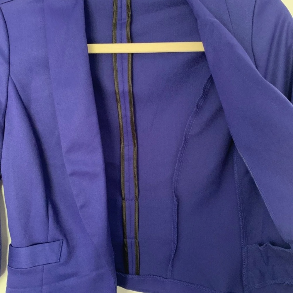 Blazer - Picture 5 of 7